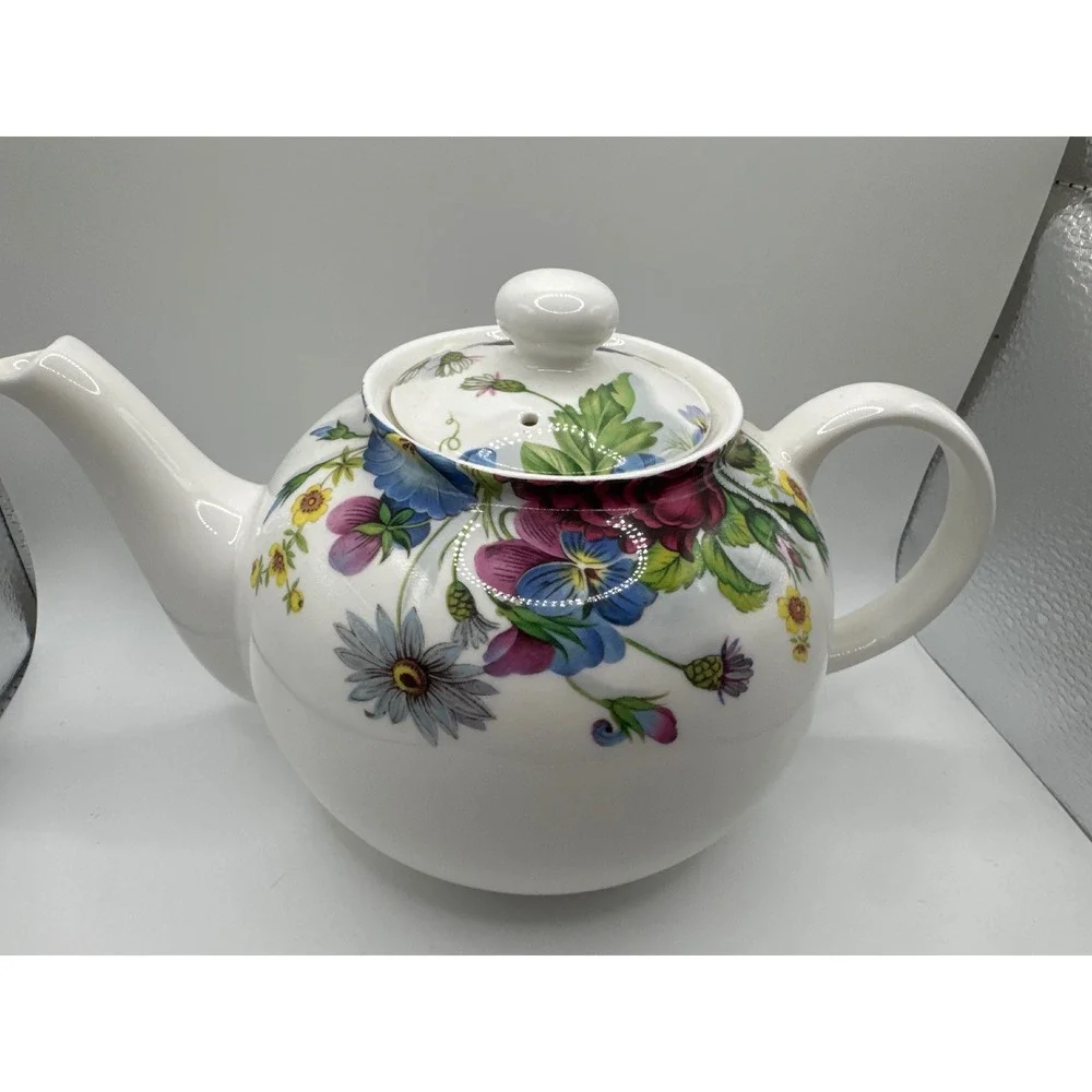 Royal Crown Duchy Fine Bone China Floral Teapot and 2 Cup Set England 1068